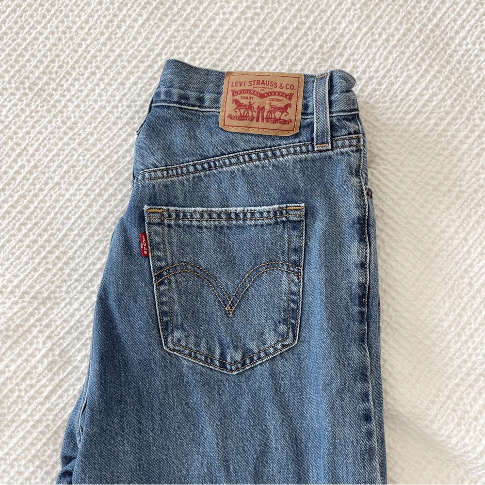 LEVI JEANS